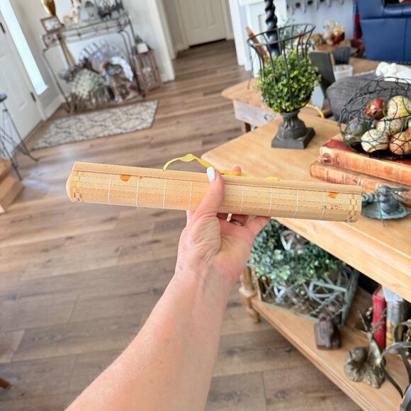 Large vintage Asian woven bamboo scroll with a horse - Picture 12 of 12